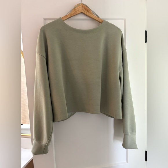 Lululemon Twist Back-to-front pullover - Picture 4 of 9